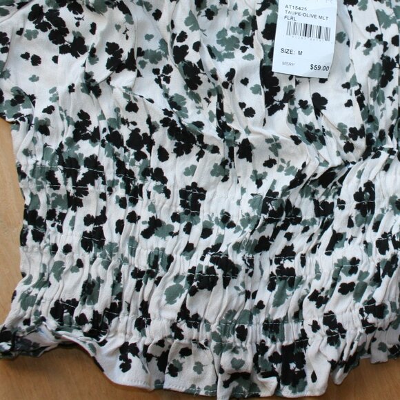 Cropped Long Sleeve Blouse Size Medium - Picture 2 of 8